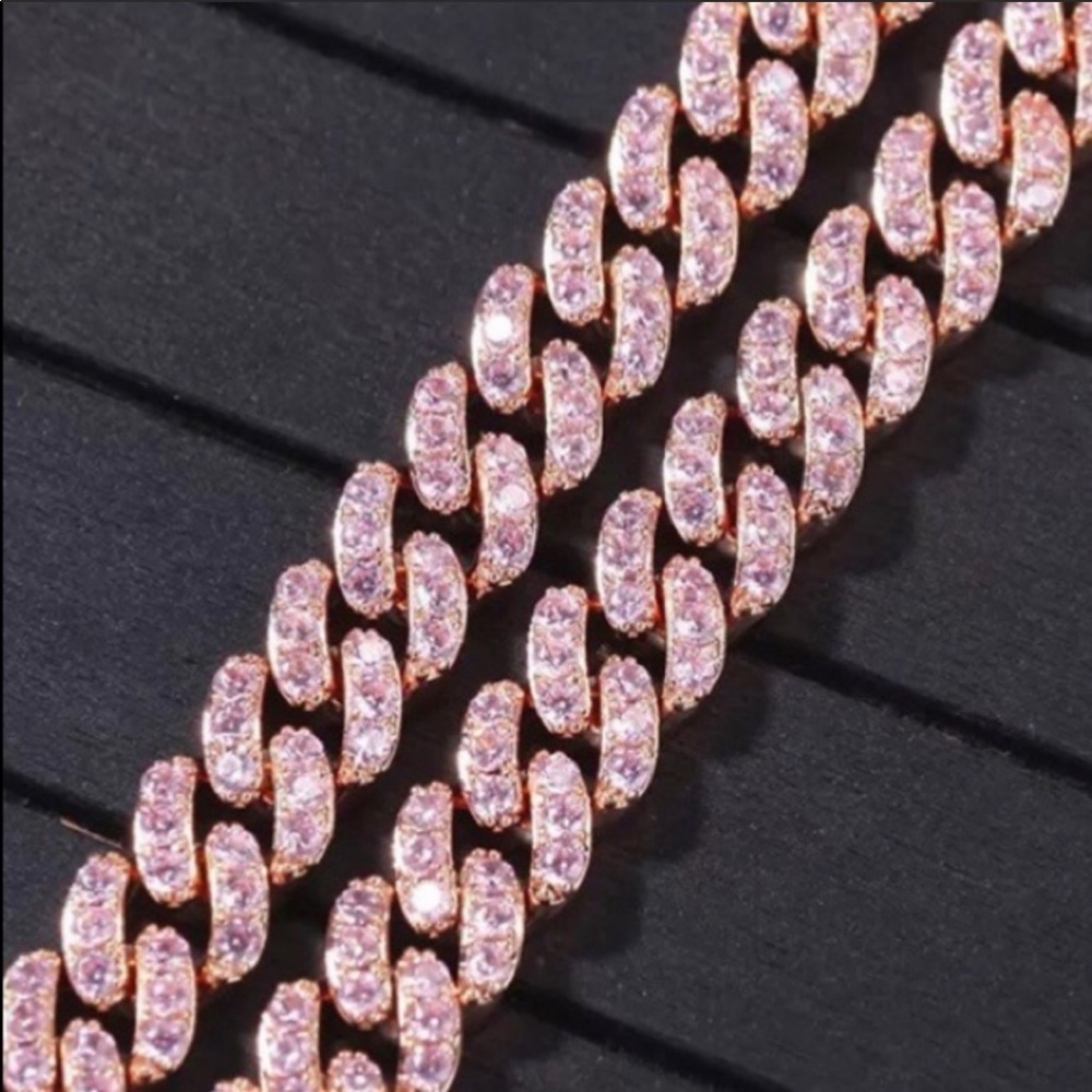 Cubic Link Pink Chain